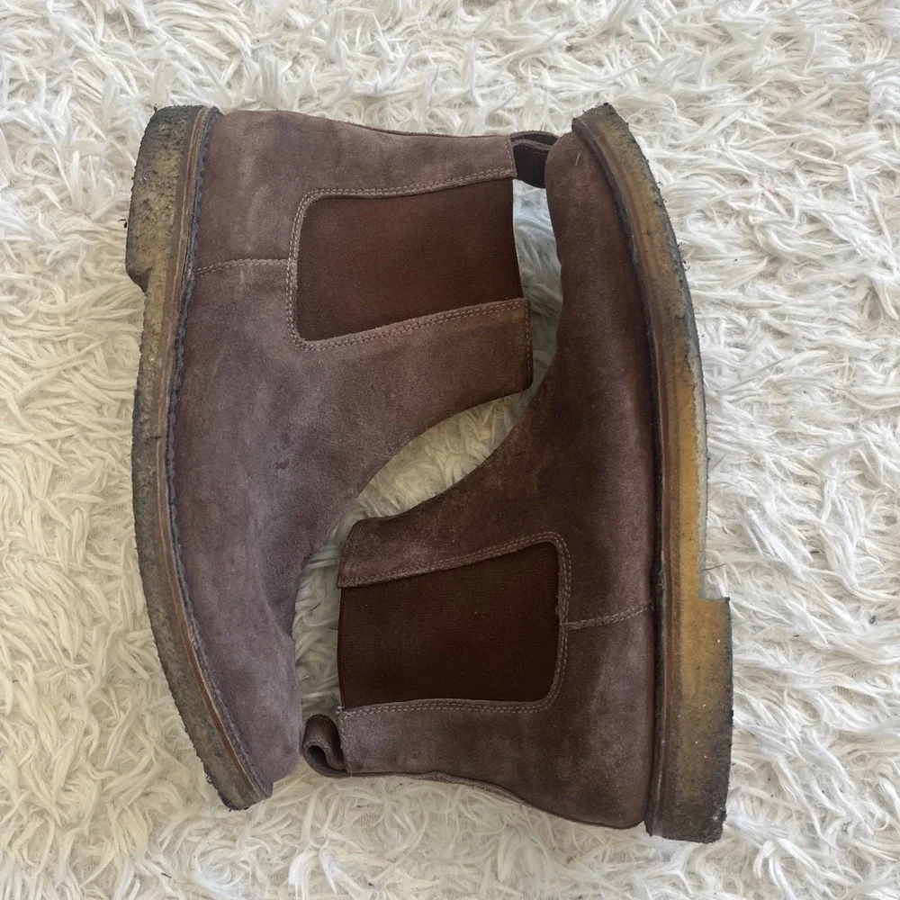 Barneys New York Suede Chelsea Boots Men's Size 8.5 Fit BIG More Like 9.5 Brown - Picture 2 of 4